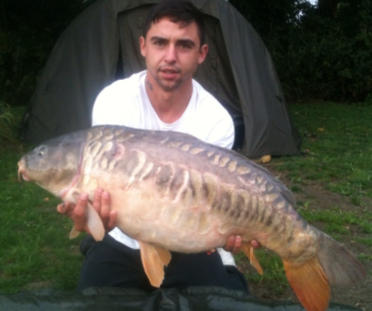Steve Maxwell with a 36lb 2oz Pepper Lake stunning Mirror